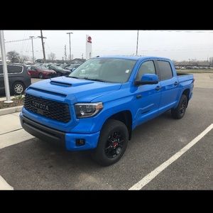 Meet your Posher, Dustin